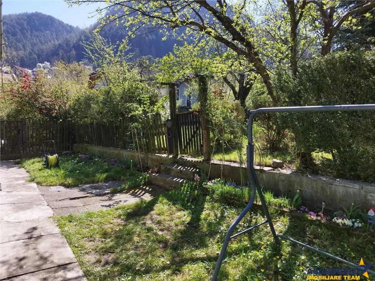 Casa renovabila, cu 1.600 mp, Schei, Brasov - foto 1