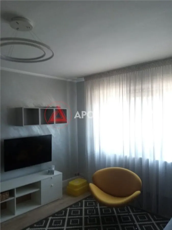 Apartament,3 camere,Centru - foto 1