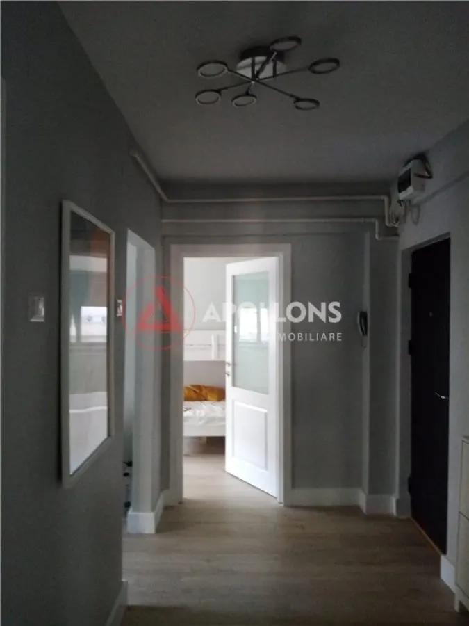 Apartament,3 camere,Centru - foto 3