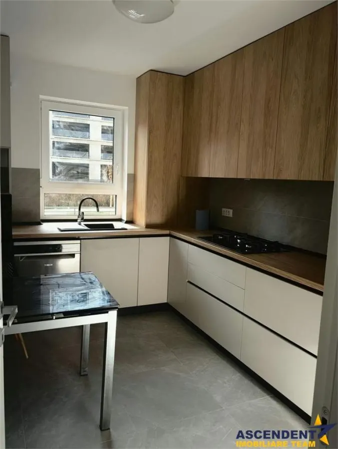Apartament 3 camere Tractorul - foto 2