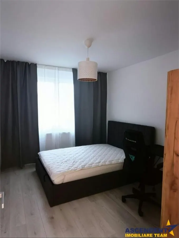 Apartament 3 camere Tractorul - foto 9