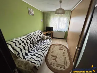 Mobilat si utilat,  loc de parcare + boxa, Tractorul, Brasov - foto 5