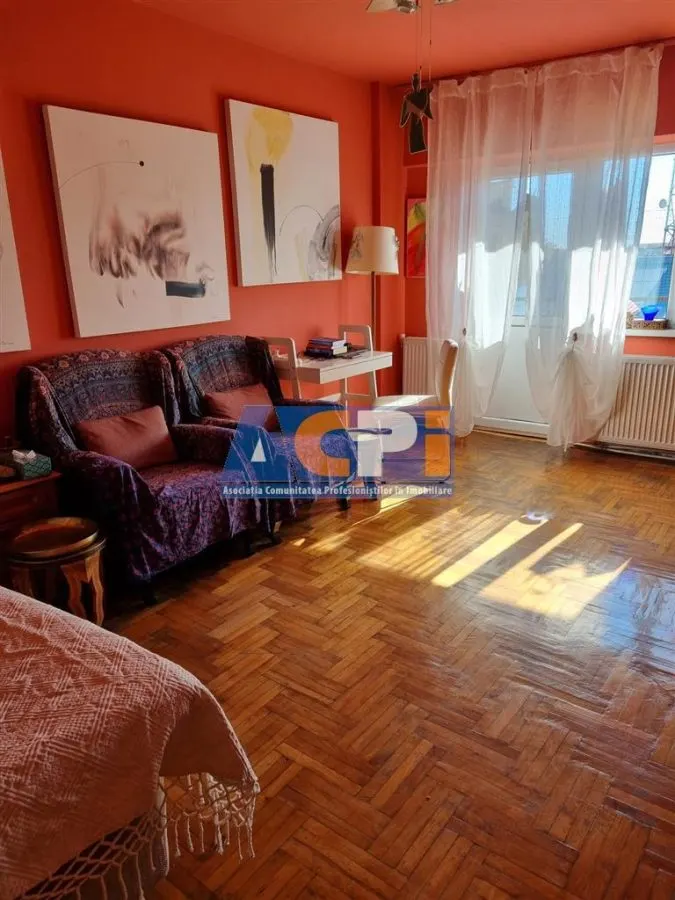 Apartament, 3 camere decomandate, RMB, Bacau. - foto 1