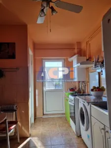 Apartament, 3 camere decomandate, RMB, Bacau. - foto 5