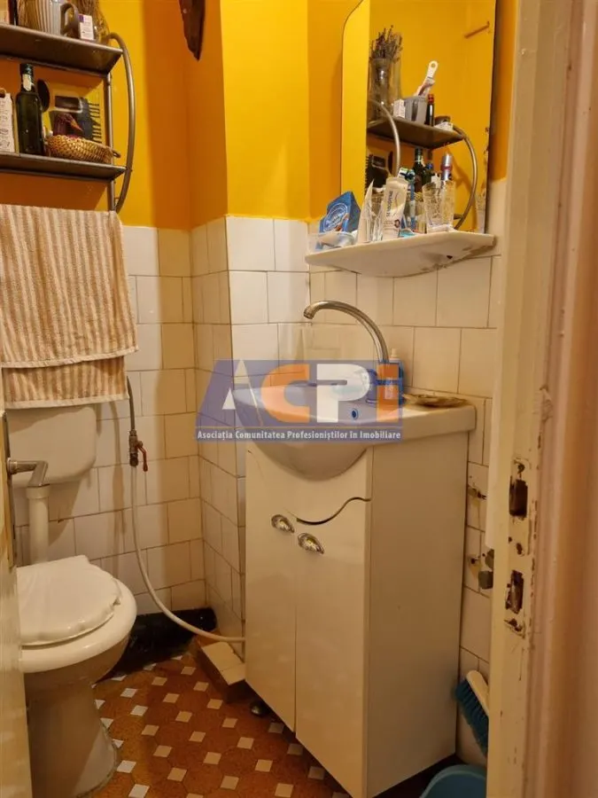 Apartament, 3 camere decomandate, RMB, Bacau. - foto 6
