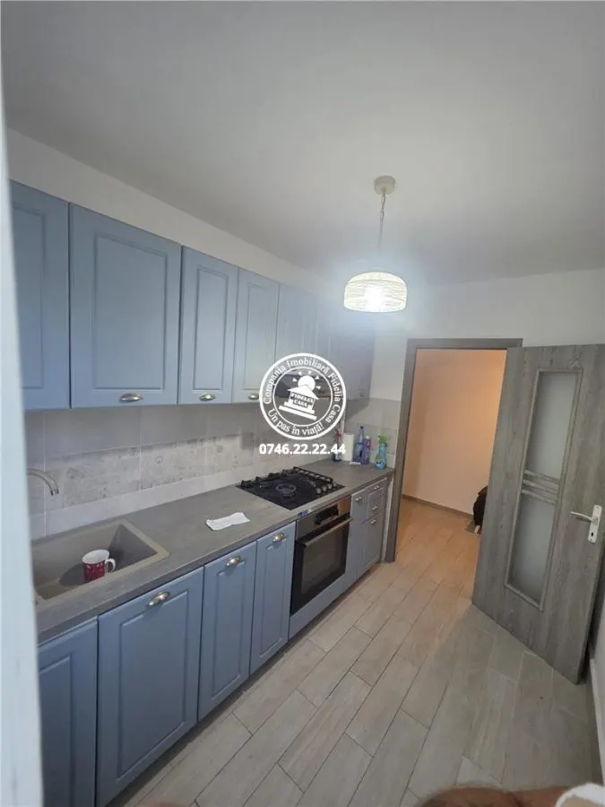 Apartament 3 camere  de vanzare  Podu Ros, - foto 1