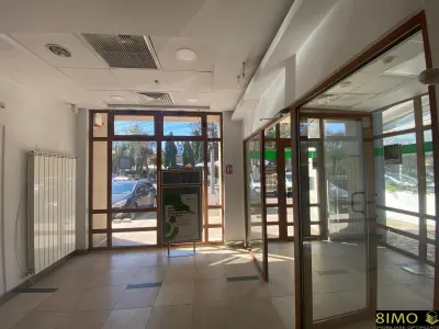 De inchiriat spatiu comercial premium – fost sediu OTP Bank - foto 2