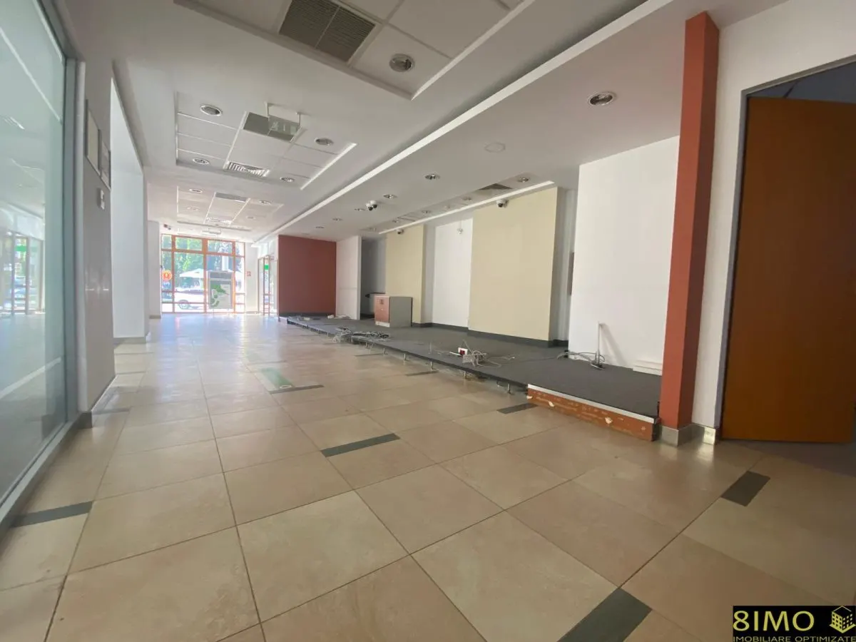 De inchiriat spatiu comercial premium – fost sediu OTP Bank - foto 4