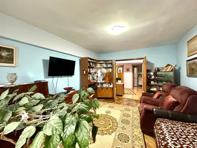 Apartament 4 camere  de vanzare  Centru, - Iasi