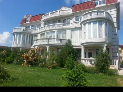 Vila Stil Victorian 1200mp -Curte , Parcare privata si LAC - Voluntari