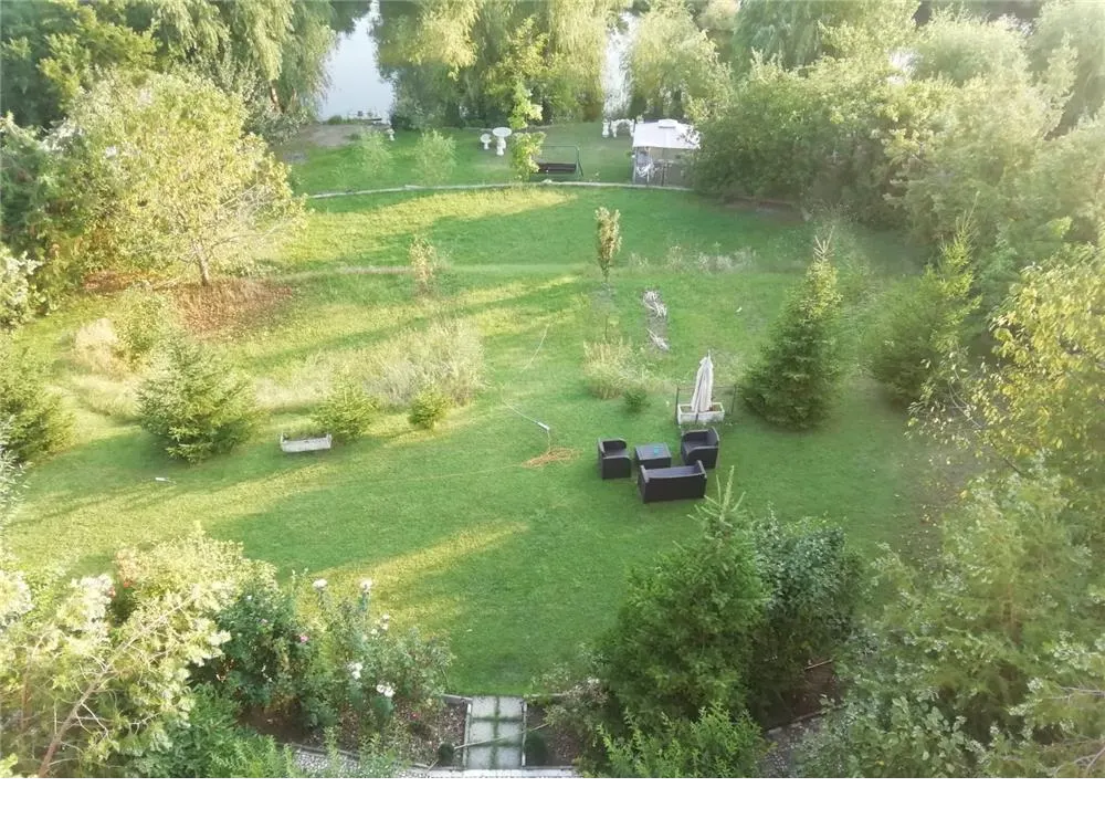 Vila Stil Victorian 1200mp -Curte , Parcare privata si LAC - foto 3
