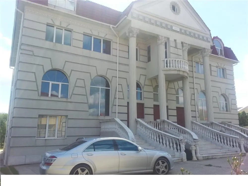 Vila Stil Victorian 1200mp -Curte , Parcare privata si LAC - foto 10