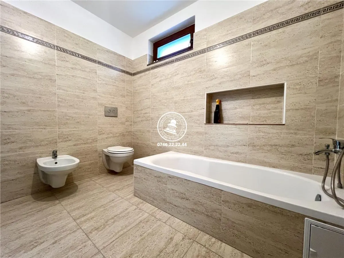 Vila cu 6 camere, de vanzare in Ciurbesti - foto 12
