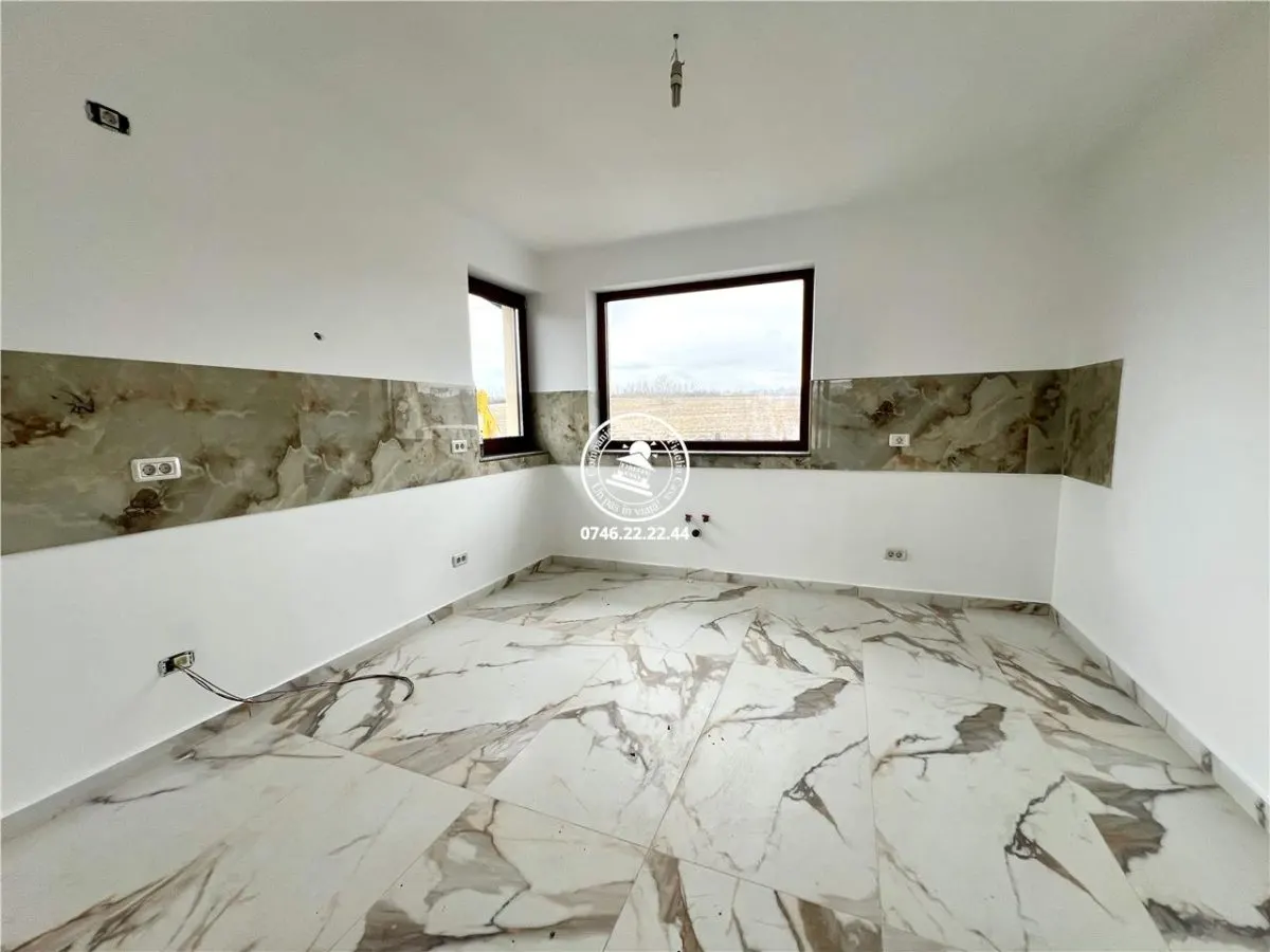 Vila cu 6 camere, de vanzare in Ciurbesti - foto 3