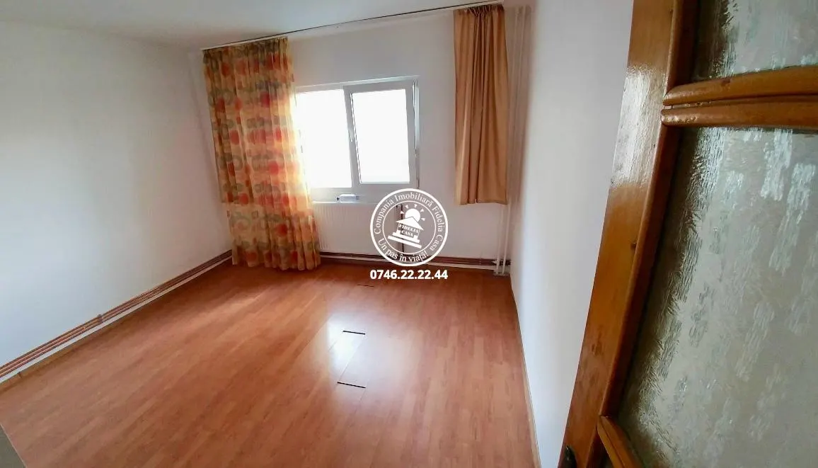 Apartament 2 camere  de vanzare  Gara, - foto 3