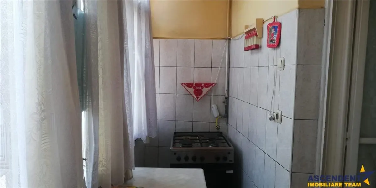 Casa cu 2 camere, curte comuna, cartier invecinat Centru -  Targu Mures. - foto 7