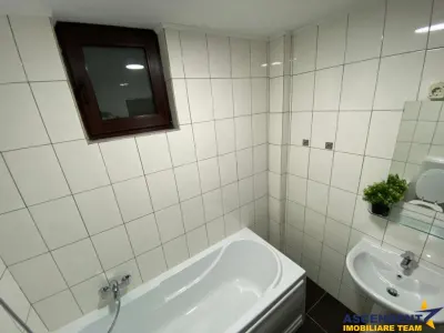 Eleganta si pictural confort, in plaiul mioritic al arealului Bran, Brasov - foto 4