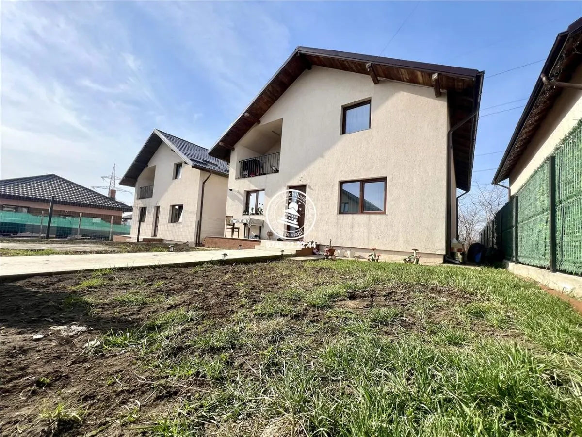 Vila individuala cu 6 camere, de vanzare in Horpaz - Miroslava - foto 2