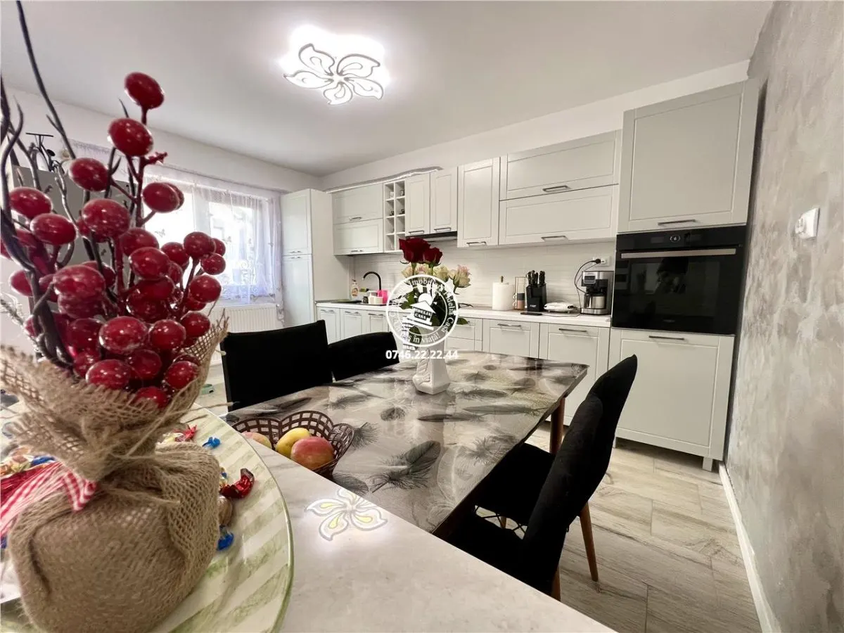 Vila individuala cu 6 camere, de vanzare in Horpaz - Miroslava - foto 3