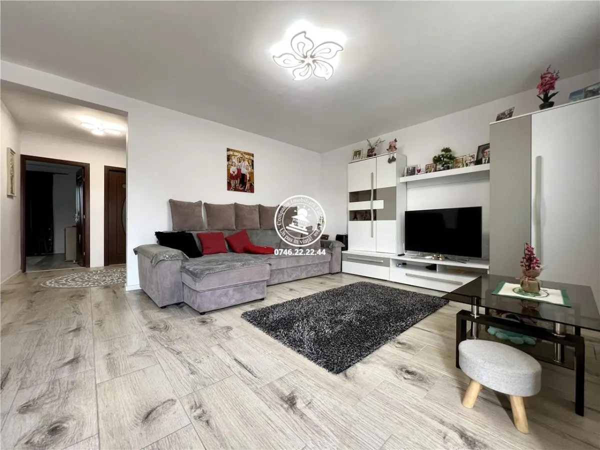 Vila individuala cu 6 camere, de vanzare in Horpaz - Miroslava - foto 5