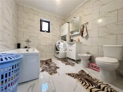 Vila individuala cu 6 camere, de vanzare in Horpaz - Miroslava - foto 8