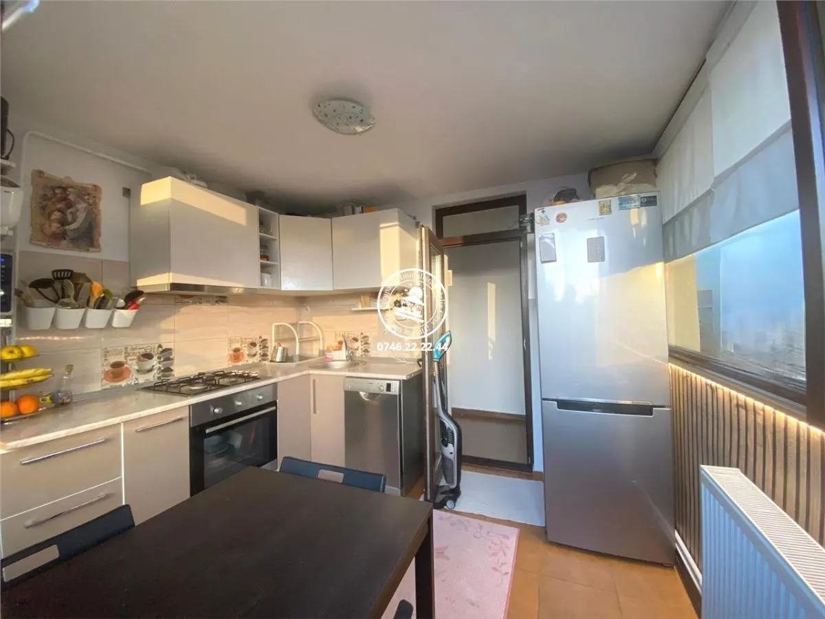 Apartament 2 camere  de vanzare  Centru, - foto 1