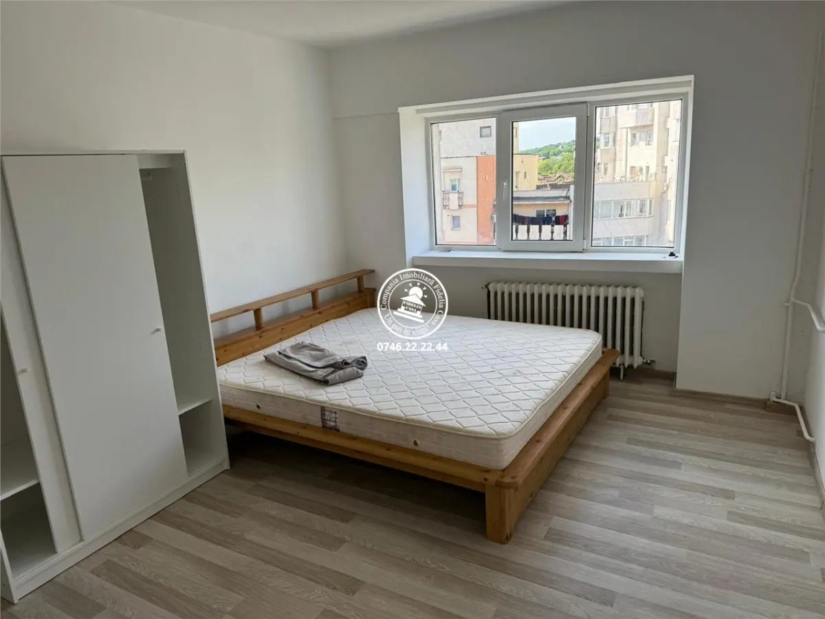 Apartament 3 camere  de vanzare  Gara, - foto 2