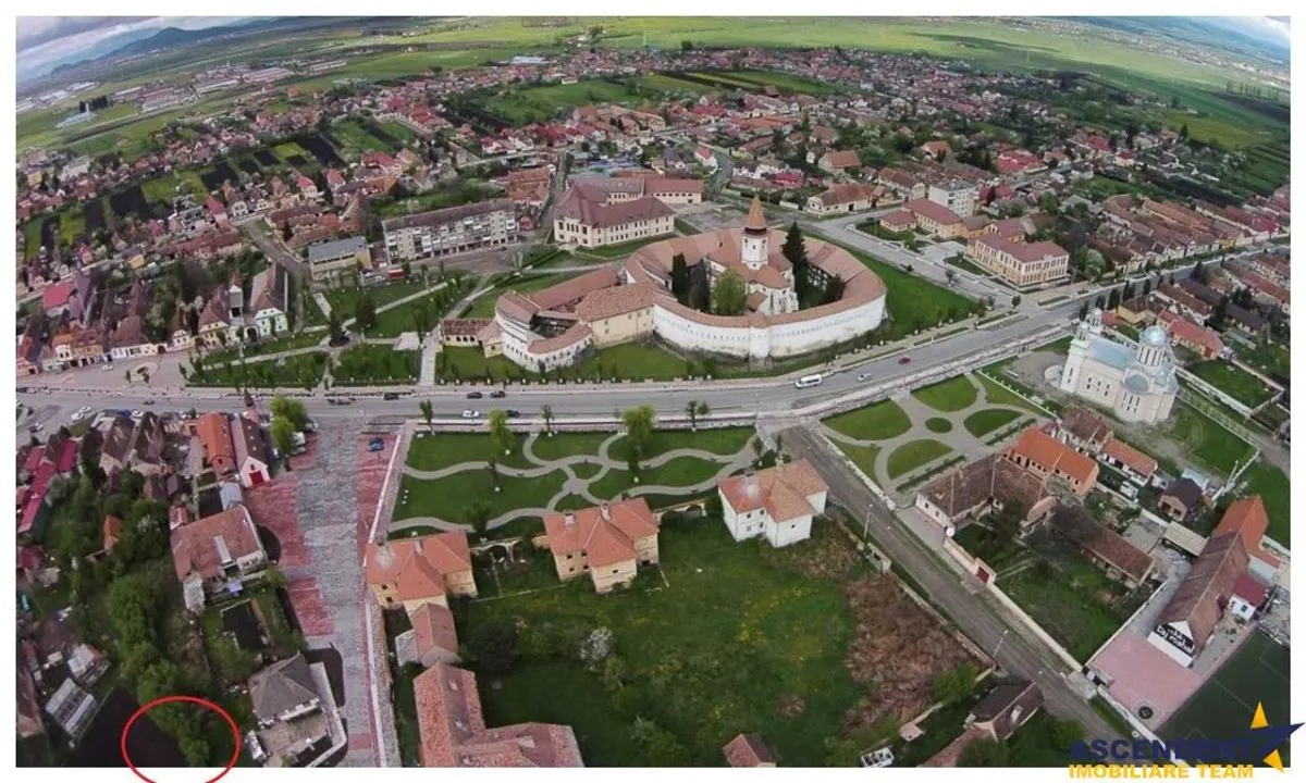 Intravilan, toate utilitatile, Prejmer - foto 1