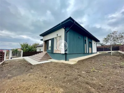 Vila  de vanzare  Miroslava, - foto 2