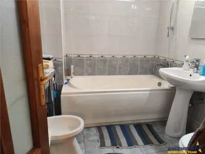 Casa fabuloasa tip VILA, cu piscina intr-o zona perfecta. - foto 16