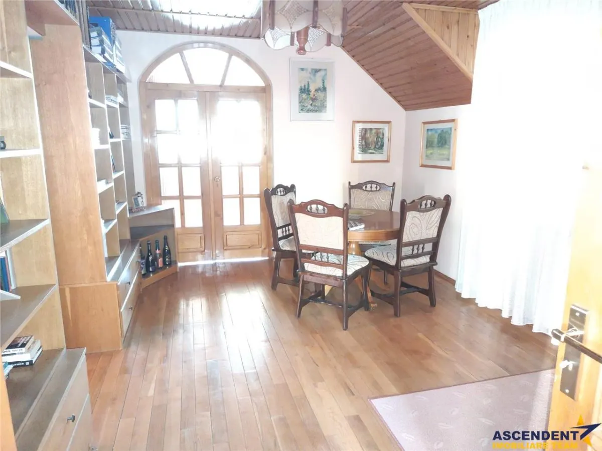 Casa fabuloasa tip VILA, cu piscina intr-o zona perfecta. - foto 6