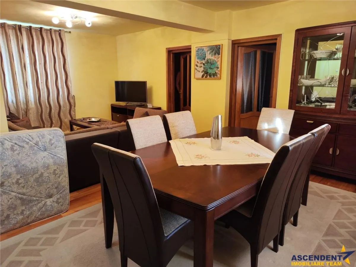 Casa fabuloasa tip VILA, cu piscina intr-o zona perfecta. - foto 7