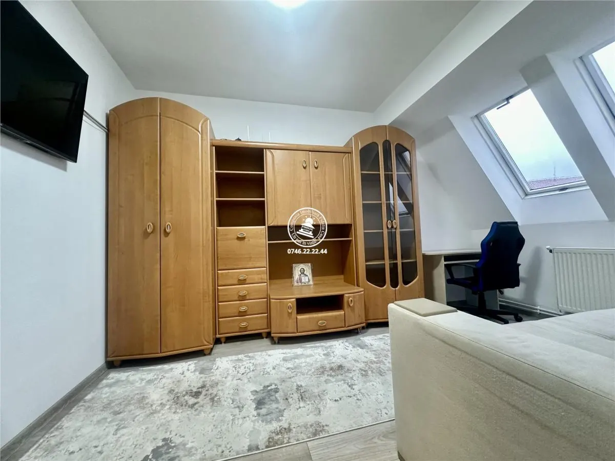 Apartament 2 camere  de vanzare  Centru - foto 3