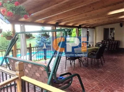Vila deosebita cu piscina , 3000 mp teren - foto 22
