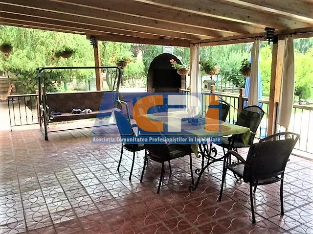 Vila deosebita cu piscina , 3000 mp teren - foto 4