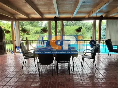Vila deosebita cu piscina , 3000 mp teren - foto 6