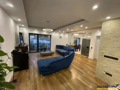 Penthouse, Tractorul - foto 2