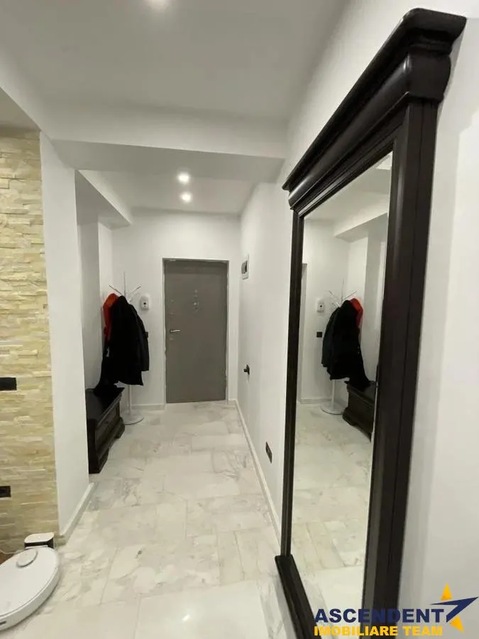 Penthouse, Tractorul - foto 15
