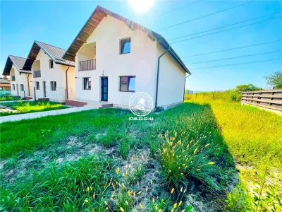 Vila  de vanzare  Lunca Cetatuii, - Iasi