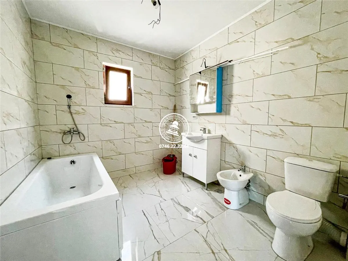 Vila  de vanzare  Lunca Cetatuii, - foto 8
