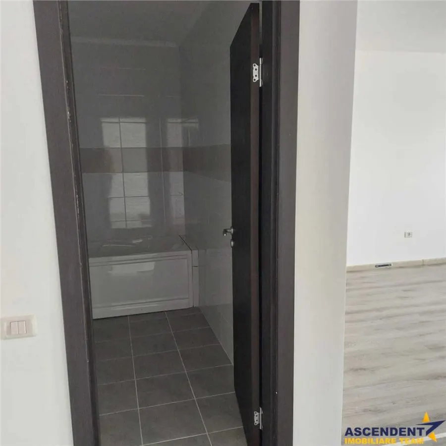 Apartament doua camere, Sanpetru - foto 4