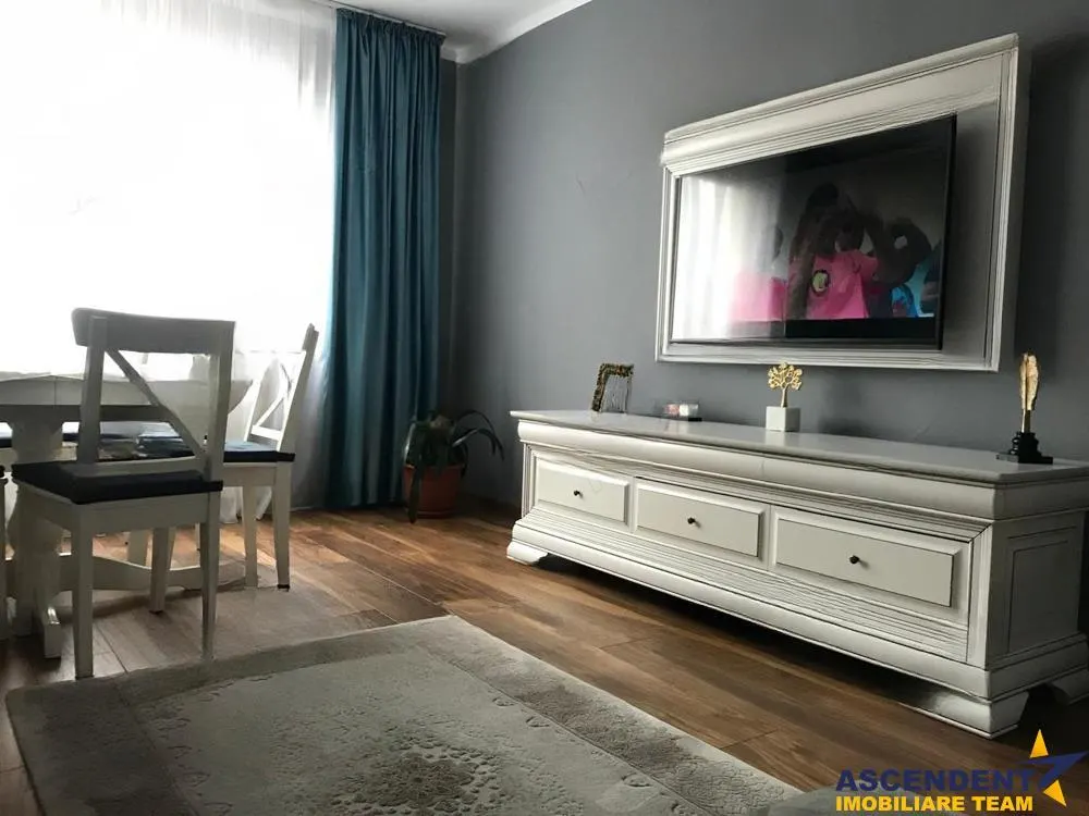 Decomandat, elegant, mobilat si echipat, Astra, Brasov - foto 1