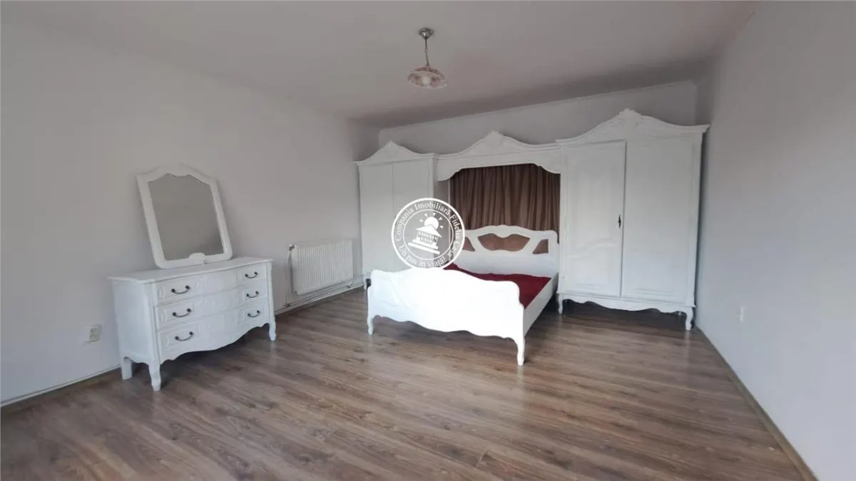 Vila  de vanzare  Sararie, - foto 1