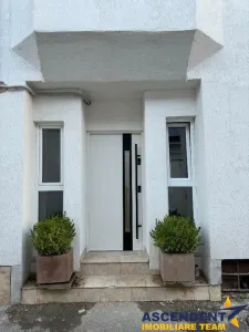 Apartament la casa, curte , loc parcare, Central, Brasov - foto 10