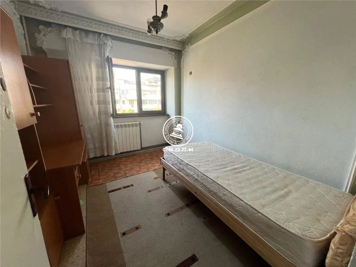Apartament 3 camere  de vanzare  Pacurari, - foto 2
