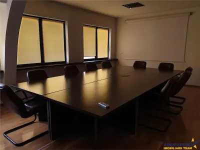 Cladire eleganta, pretabila: birouri, sediu firma, clinica ,etc  Central, Brasov - foto 11