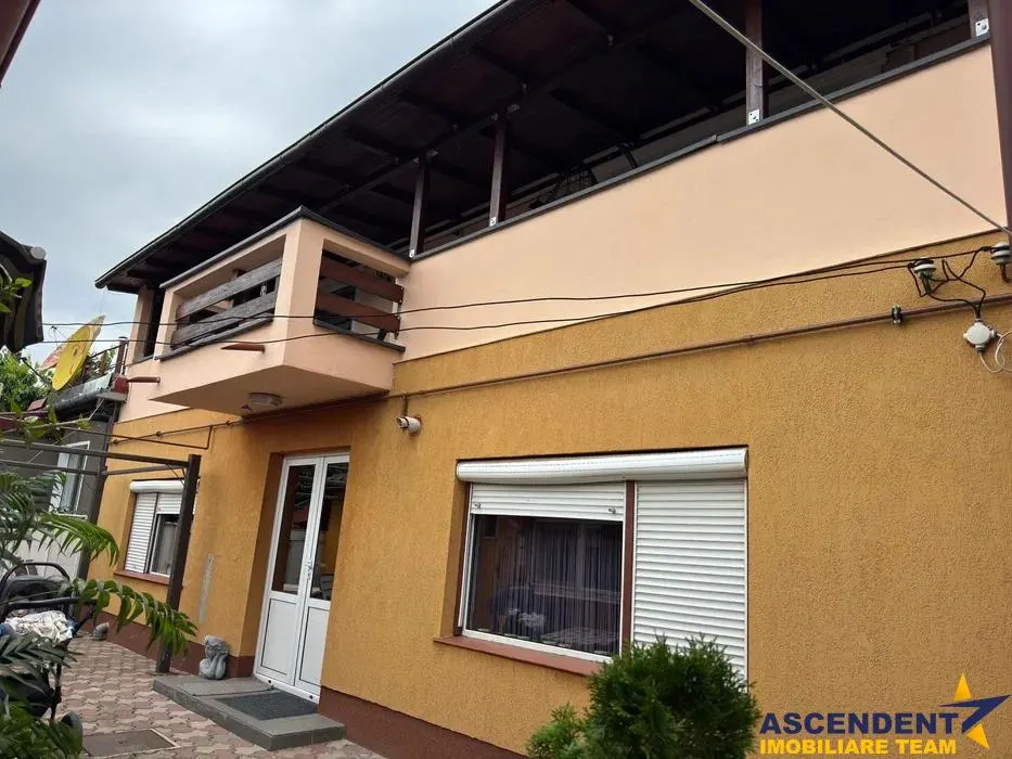 3 imobile: doua case si spatiu comercial, Codlea - foto 2