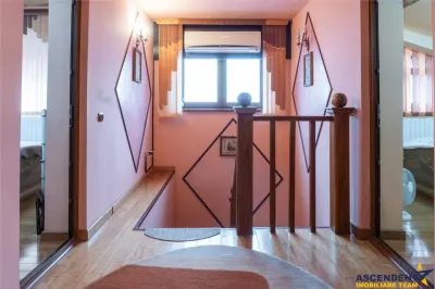 Rezidenta pe design apreciabil, in paleta autenticitatii, Codlea, Brasov - foto 15