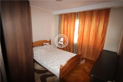 Apartament 3 camere  de inchiriat  Centru, - foto 5