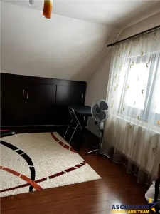 Casa ce imbina eleganta cu functionalitatea, confort pe infrastructura locala - foto 18